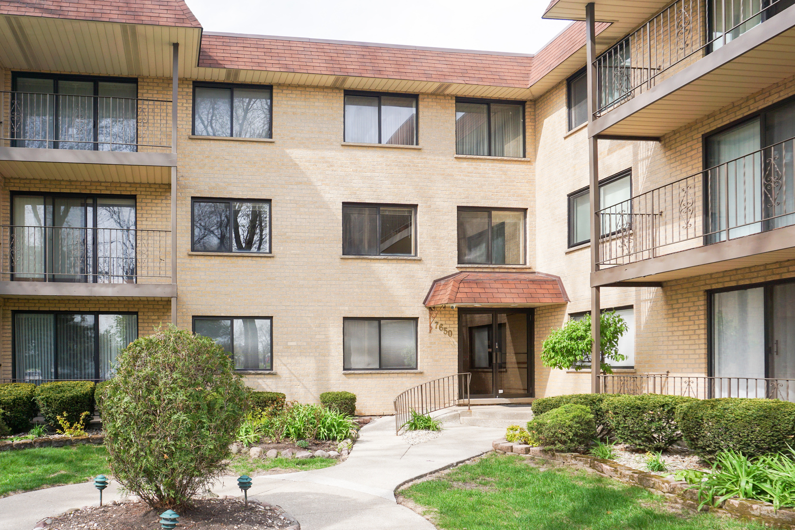 7650 West Lawrence Avenue, Unit 201 Norridge, IL 60706 - Photo 1 of 19