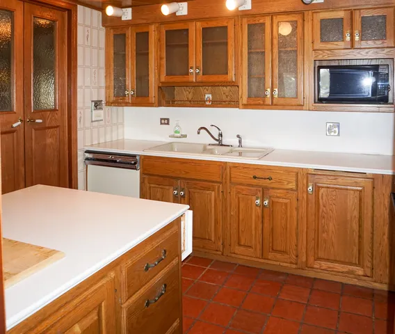 $289,000 | 7650 West Lawrence Avenue, Unit 201, Norridge, IL 60706