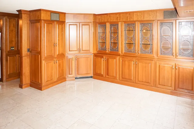 $289,000 | 7650 West Lawrence Avenue, Unit 201, Norridge, IL 60706