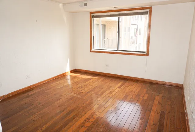 $289,000 | 7650 West Lawrence Avenue, Unit 201, Norridge, IL 60706