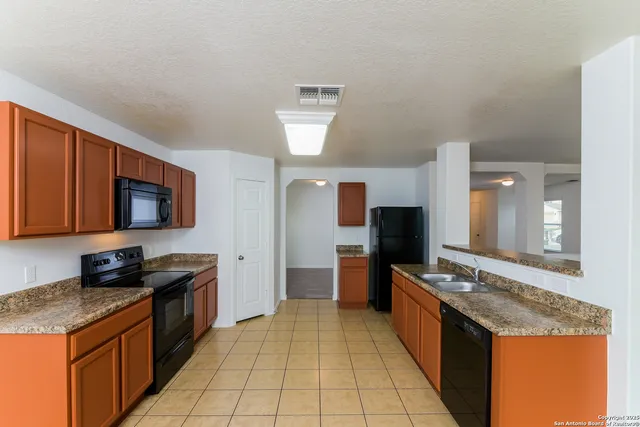 $2,125 | 13019 Strada Privata, San Antonio, TX 78253