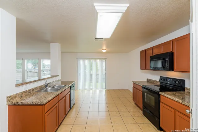 $2,125 | 13019 Strada Privata, San Antonio, TX 78253