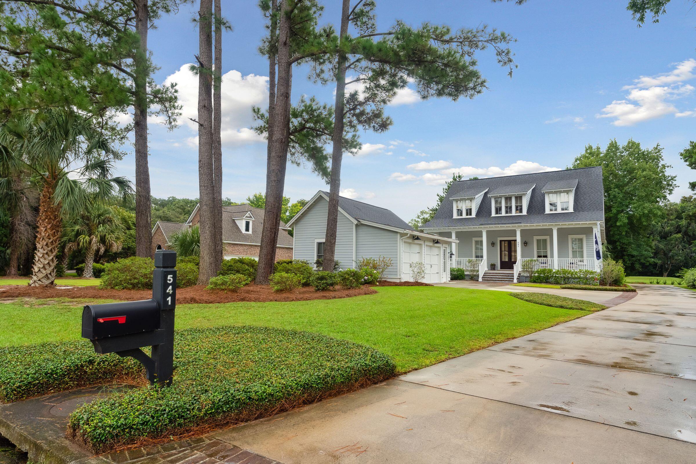 541 West Rice Planters Lane Mount Pleasant, SC 29464 - Photo 2 of 44 541WRicePlanters-KeenEyeMarketing-075