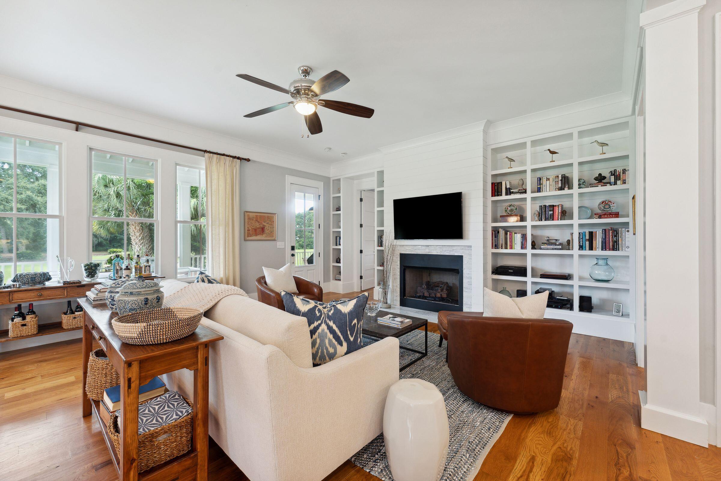 541 West Rice Planters Lane Mount Pleasant, SC 29464 - Photo 7 of 44 541WRicePlanters-KeenEyeMarketing-011