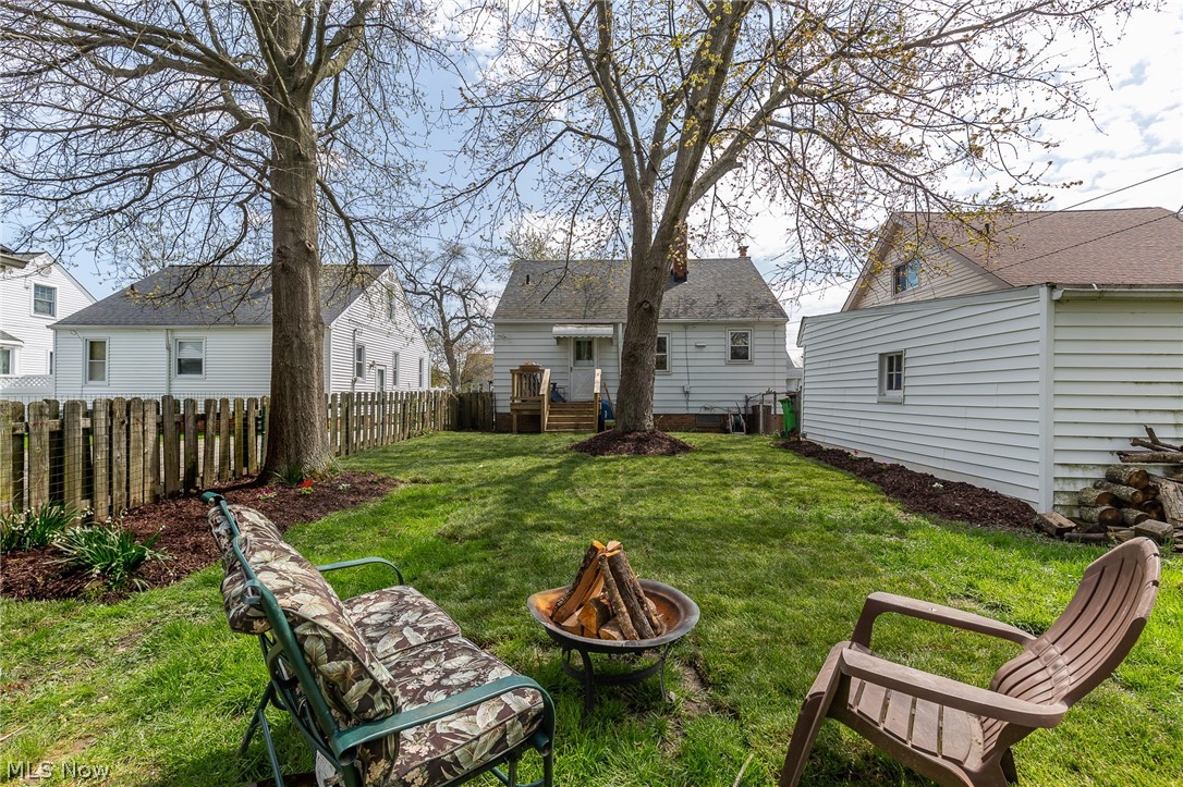 1354 Mayfield Ridge Road Cleveland, OH 44124 - Photo 4 of 24