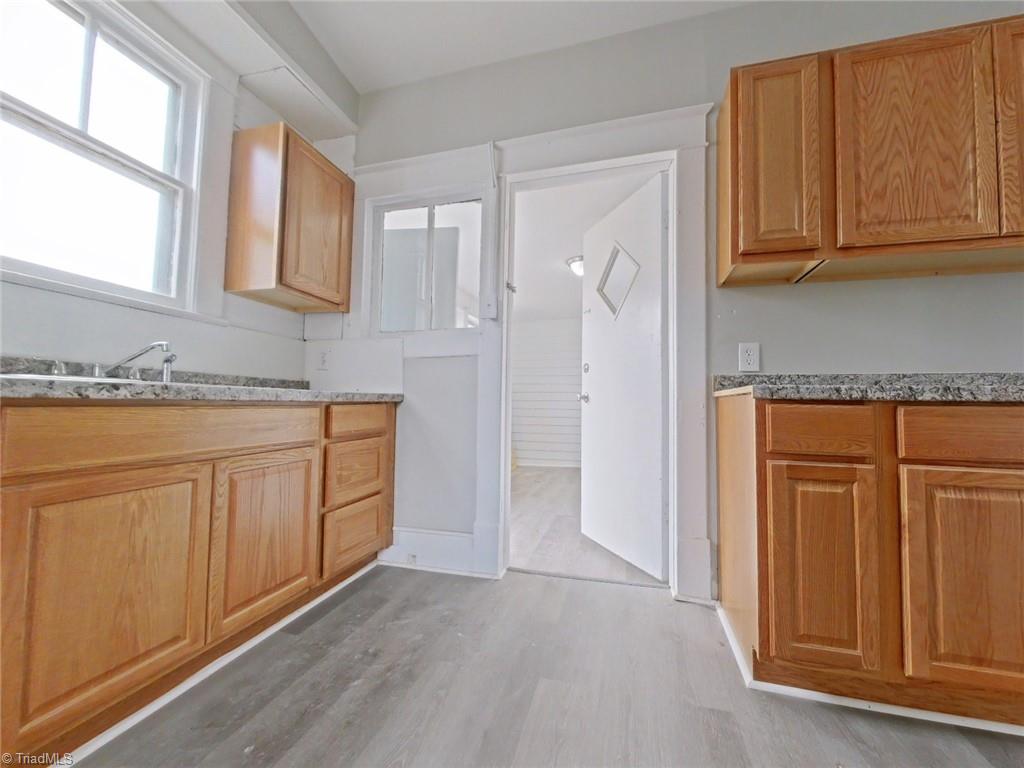 1006 Holton Place, Unit B High Point, NC 27262 - Photo 4 of 9