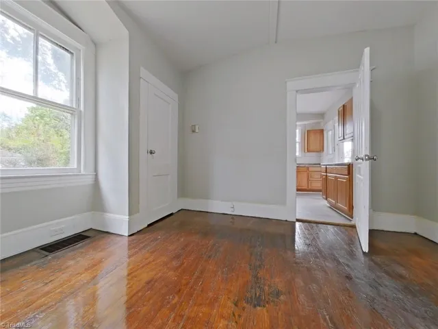 $825 | 1006 Holton Place, Unit B, High Point, NC 27262