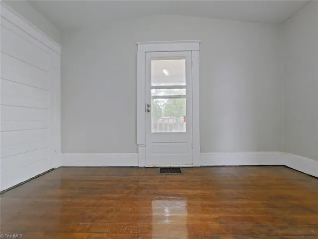 $825 | 1006 Holton Place, Unit B, High Point, NC 27262