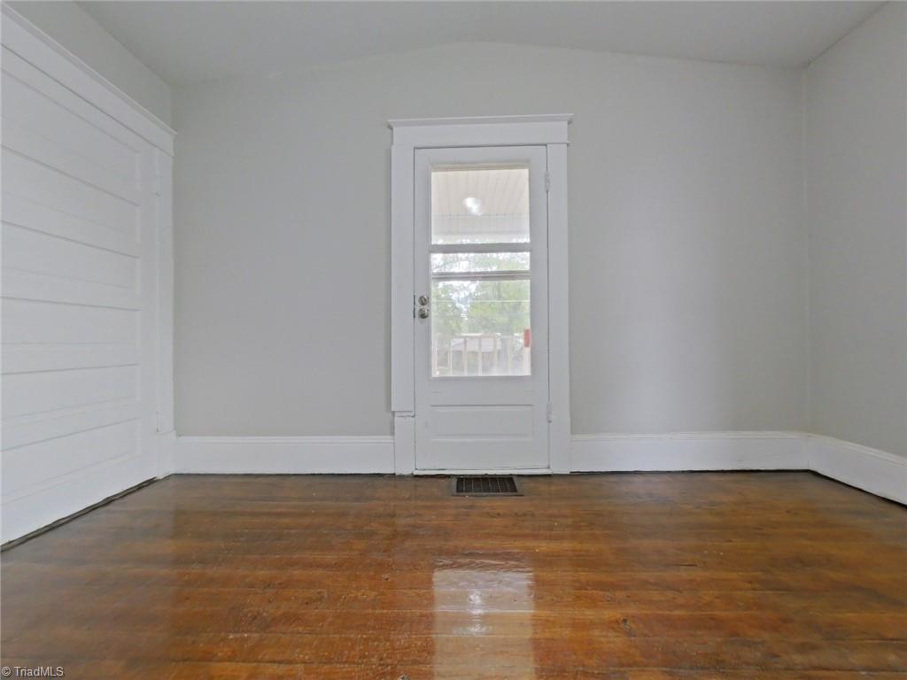 1006 Holton Place, Unit B High Point, NC 27262 - Photo 8 of 9