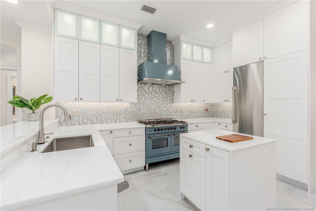 4 Ridgeland Drive Stuart, FL 34996 - Photo 3 of 13 Gallery Image 3
