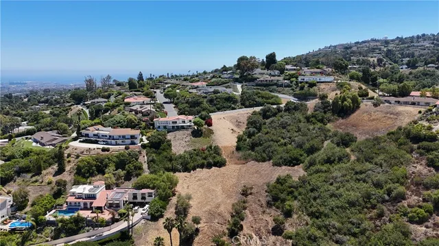 $950,000 | 14 Bronco Drive, Rancho Palos Verdes, CA 90275