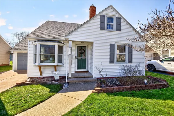 $189,900 | 211 Cabot Road, Greece, NY 14626