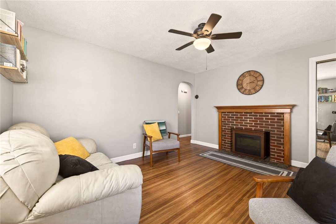 211 Cabot Road Greece, NY 14626 - Photo 3 of 26