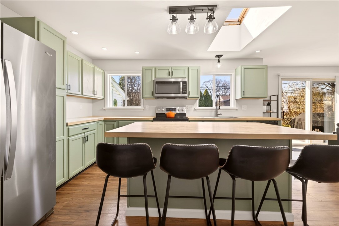 211 Cabot Road Greece, NY 14626 - Photo 6 of 26