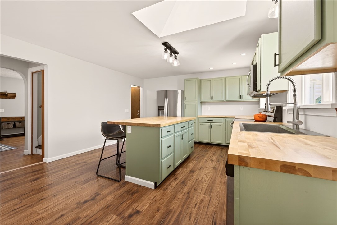 211 Cabot Road Greece, NY 14626 - Photo 10 of 26