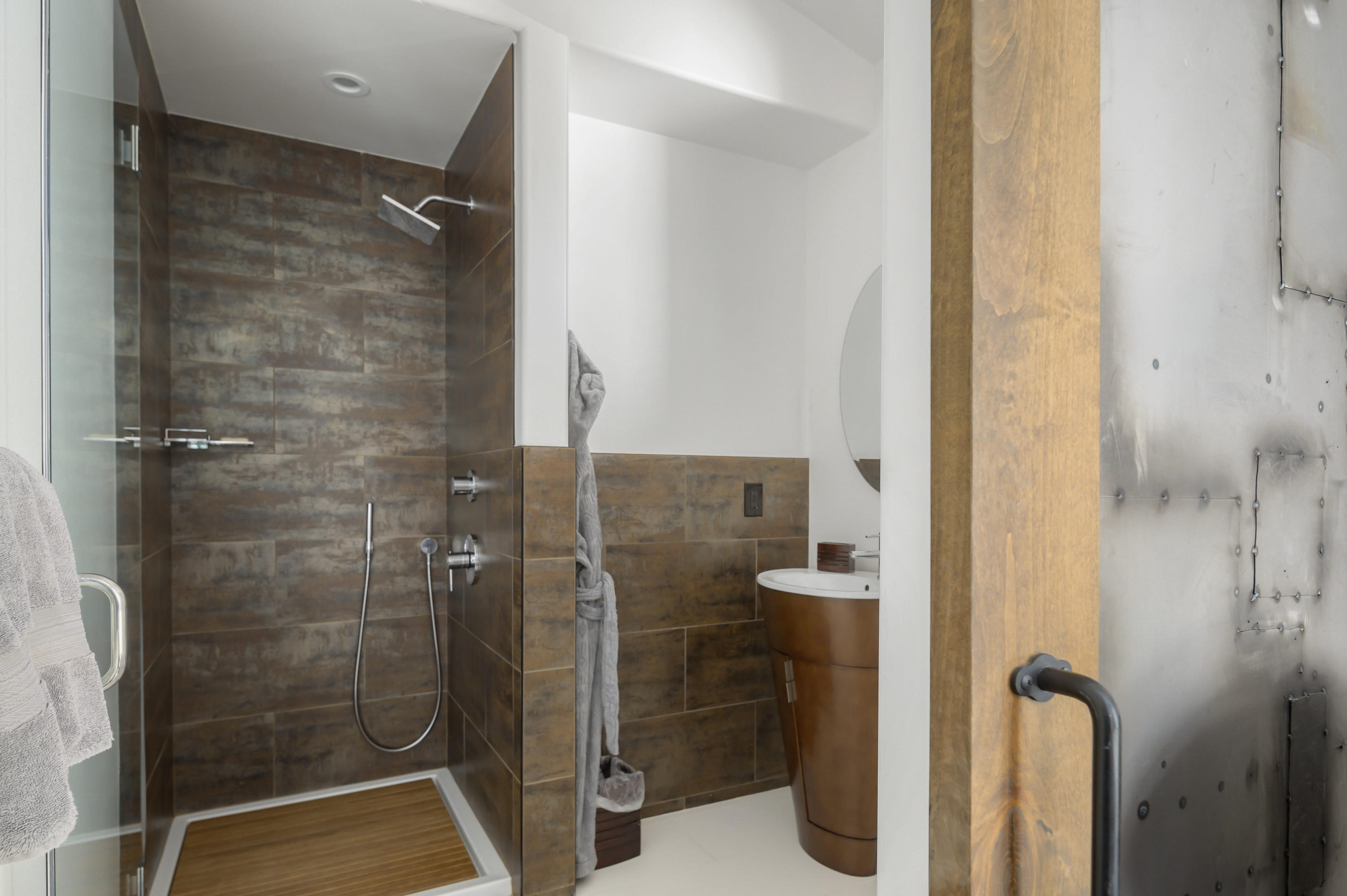 82425 Ave 55 Thermal, CA 92274 - Photo 37 of 46 a bathroom with a shower