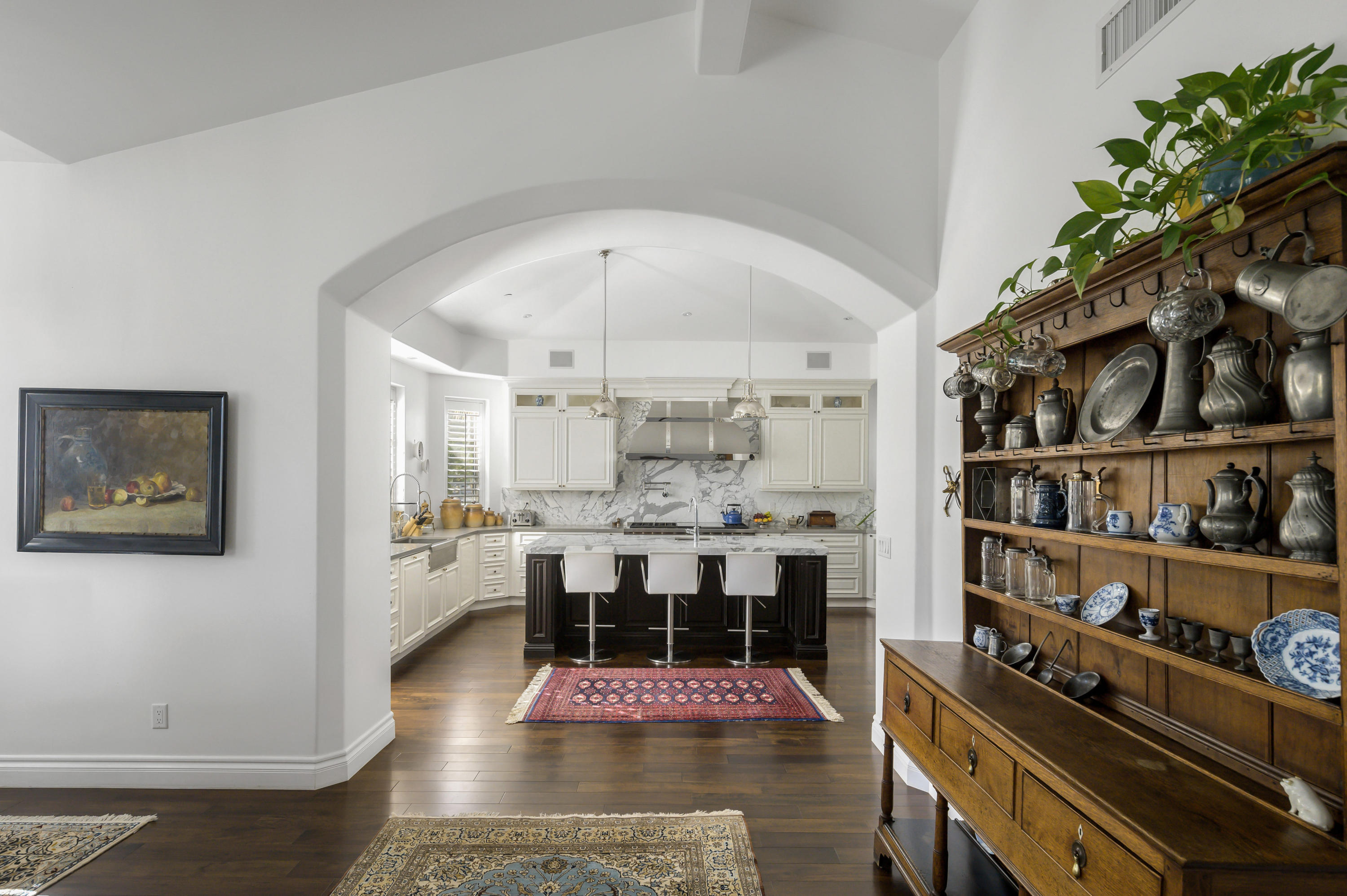 82425 Ave 55 Thermal, CA 92274 - Photo 10 of 46 a very nice looking room with a large window