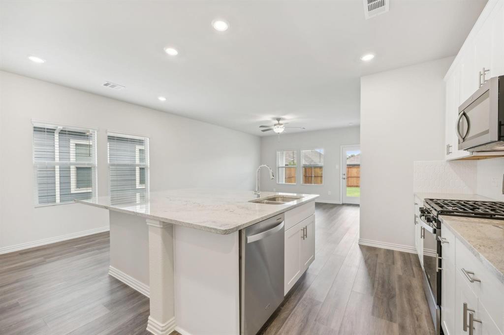 519 Ridgedale Drive McKinney, TX 75071 - Photo 4 of 26
