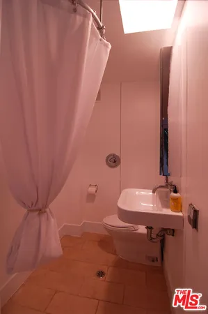 $7,900 | 116 Pacific Avenue, Venice, CA 90291