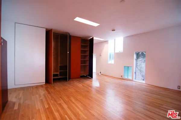 $7,900 | 116 Pacific Avenue, Venice, CA 90291