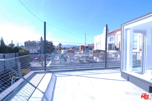 $7,900 | 116 Pacific Avenue, Venice, CA 90291