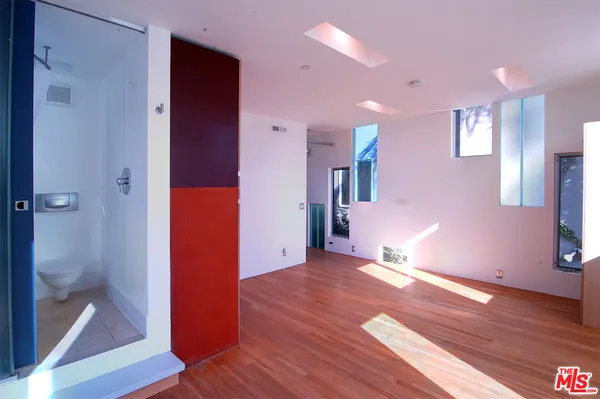 $7,900 | 116 Pacific Avenue, Venice, CA 90291