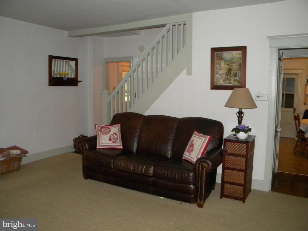 826 Willow Road Lancaster, PA 17601 - Photo 2 of 24