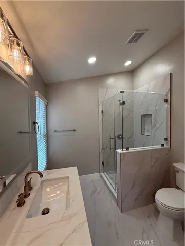 a view of empty room with window