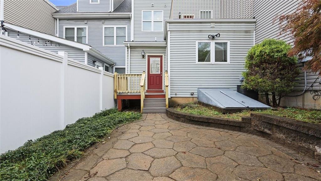 1366 Federal Street Pittsburgh, PA 15212 - Photo 44 of 50 Patio