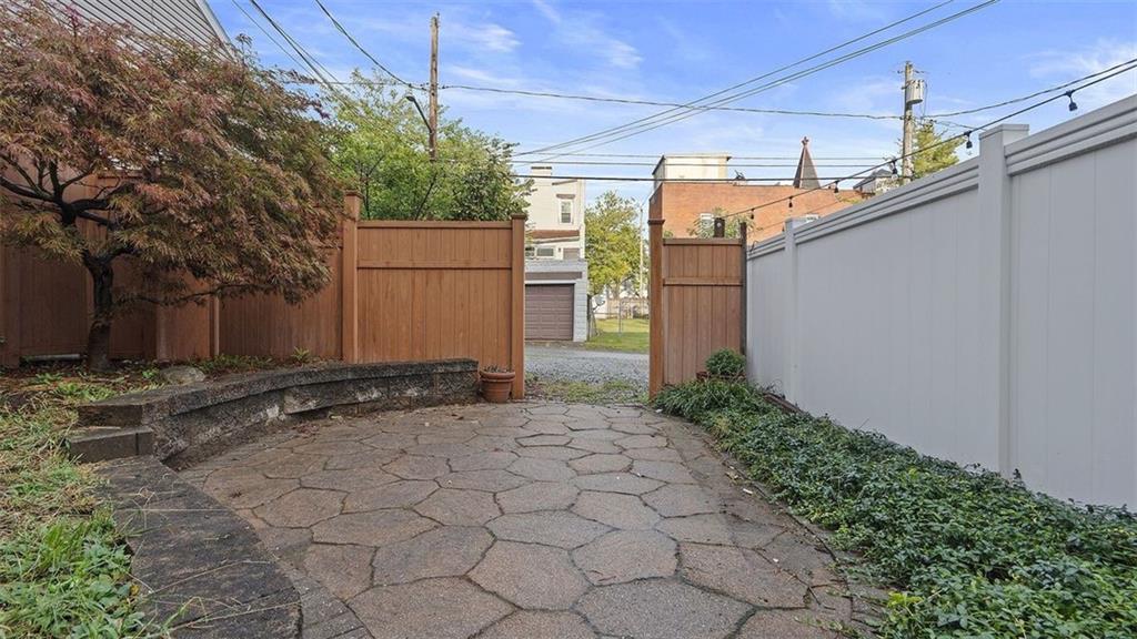 1366 Federal Street Pittsburgh, PA 15212 - Photo 45 of 50 Patio