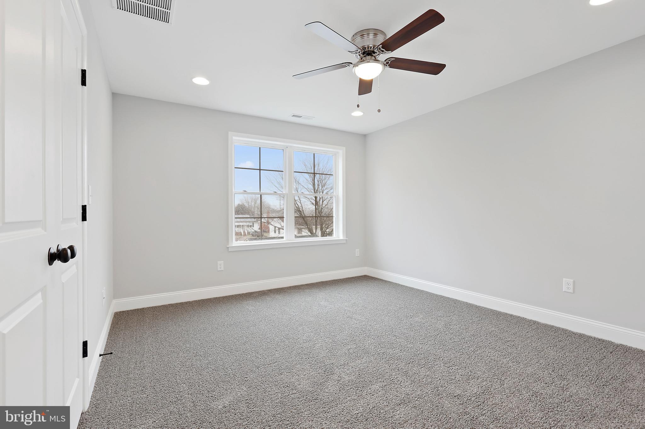 175 Park Road Pasadena, MD 21122 - Photo 20 of 33