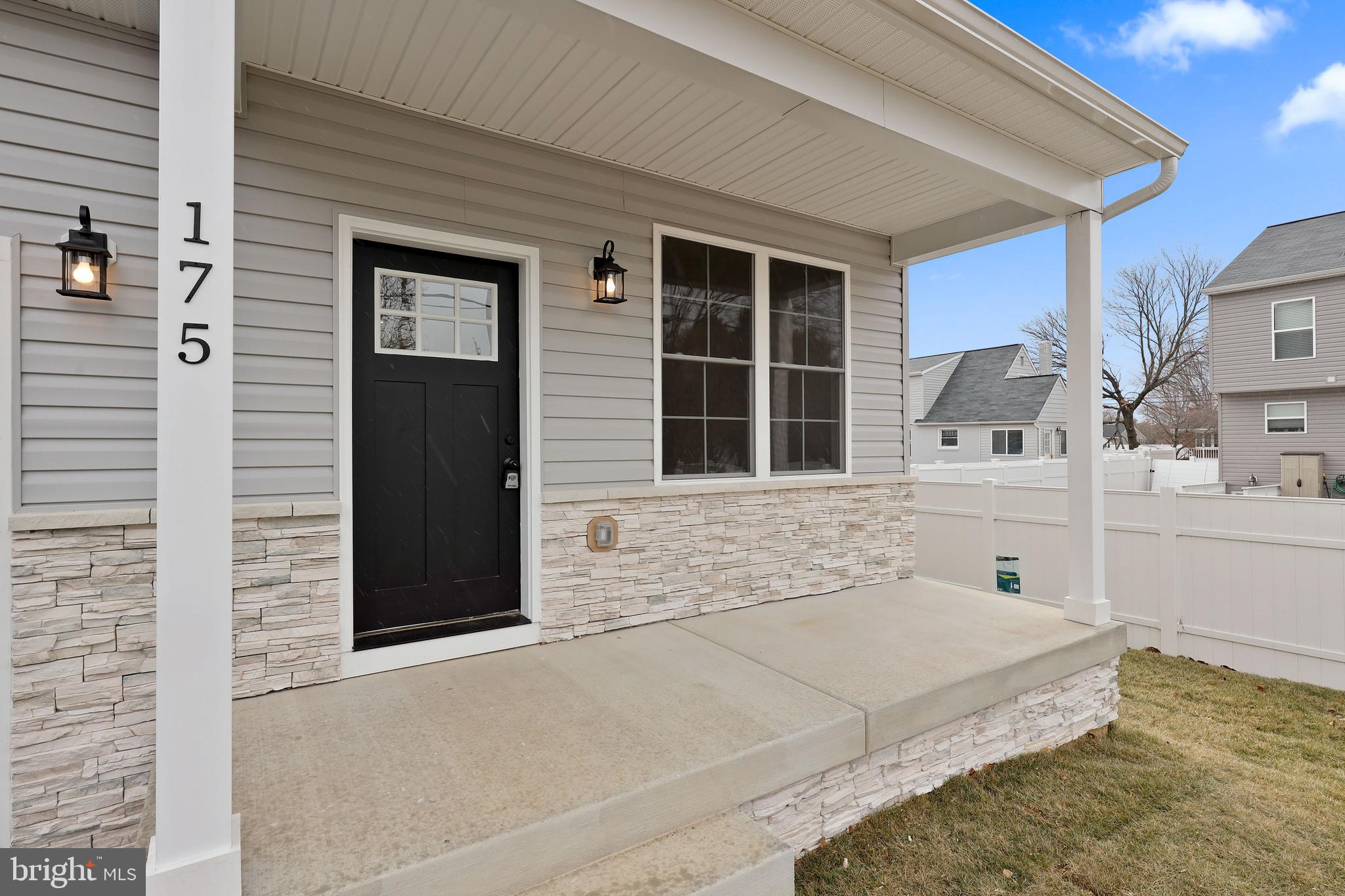 175 Park Road Pasadena, MD 21122 - Photo 2 of 33