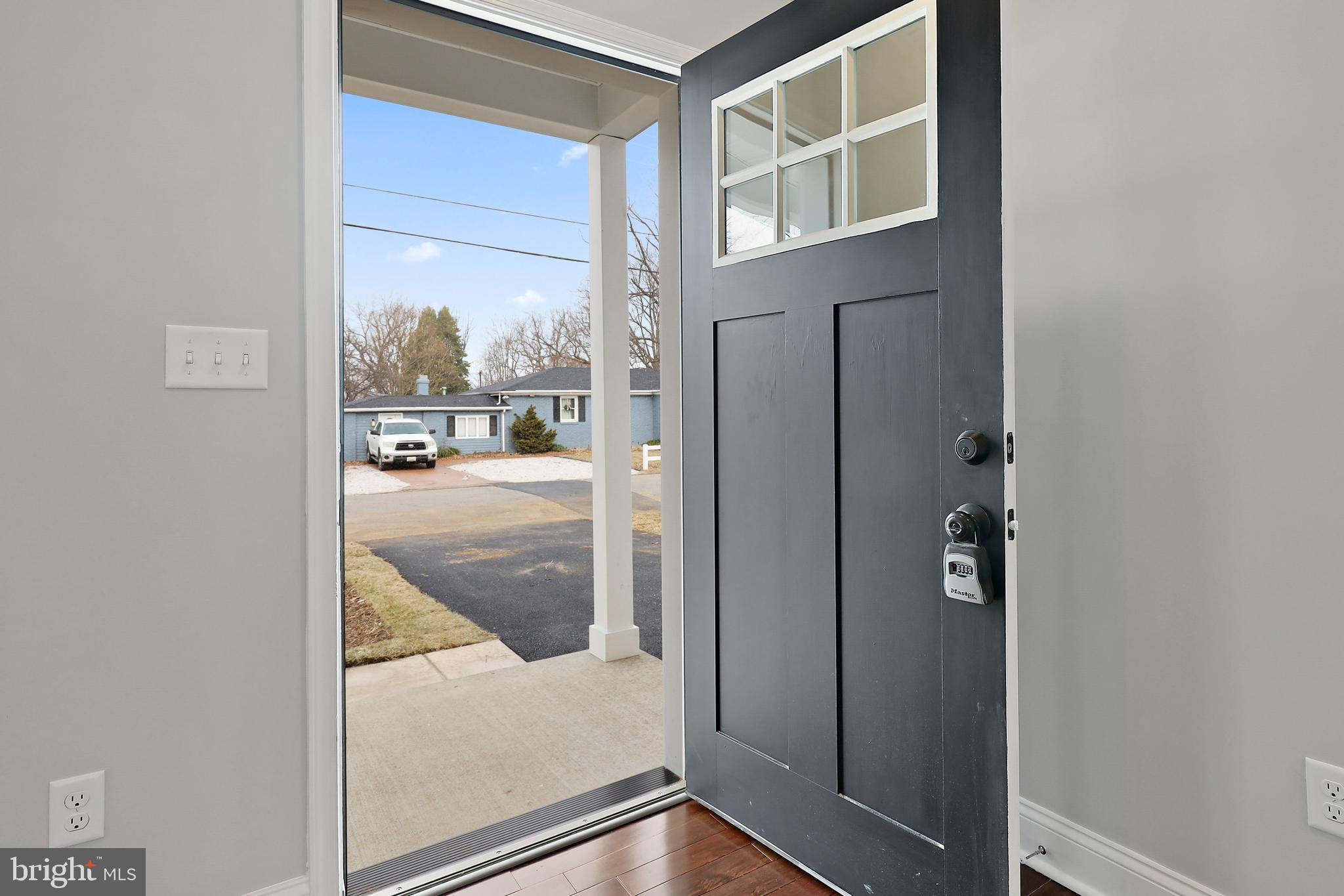 175 Park Road Pasadena, MD 21122 - Photo 3 of 33