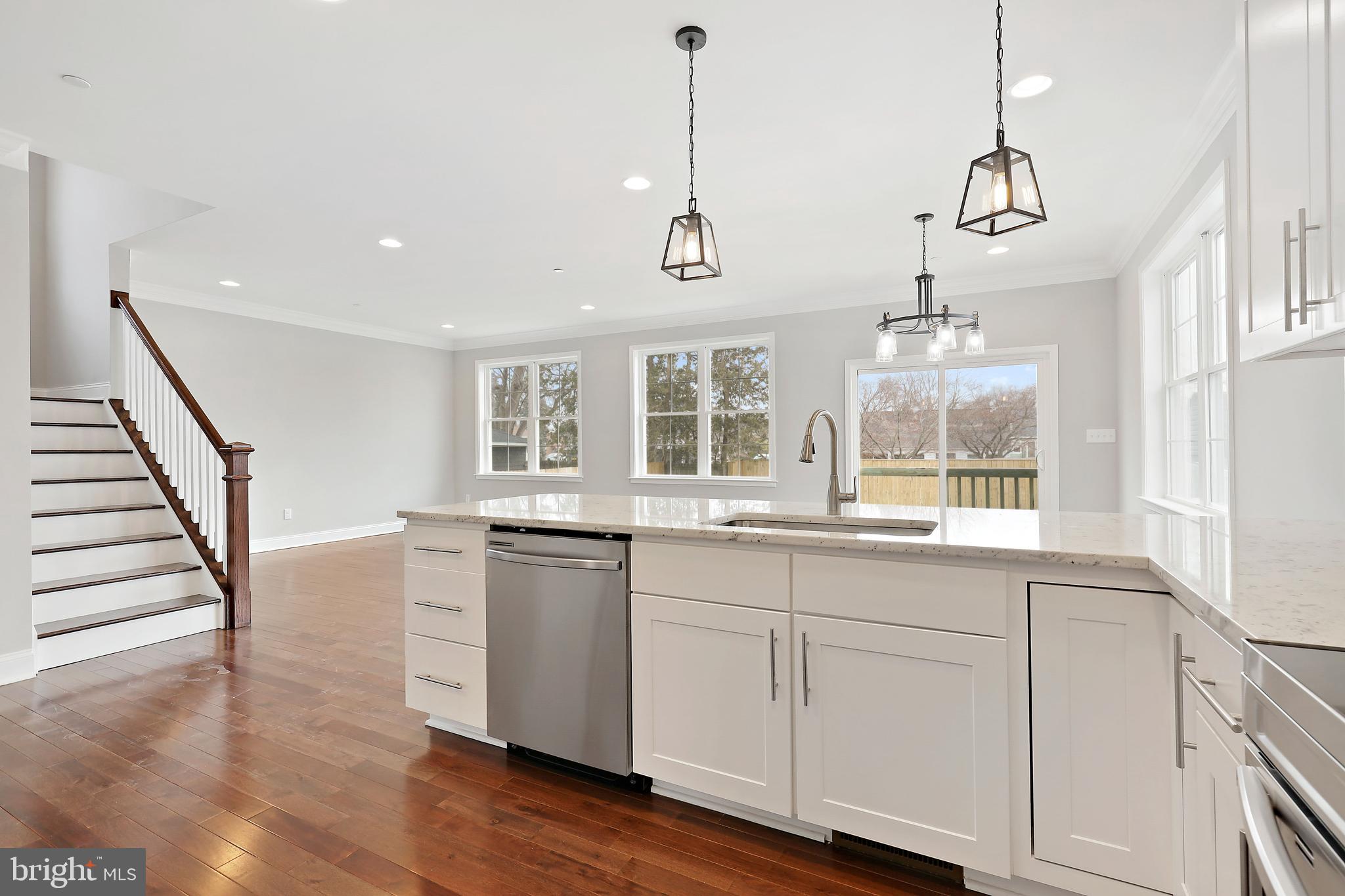 175 Park Road Pasadena, MD 21122 - Photo 7 of 33