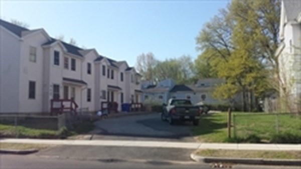 72 Washburn Street Springfield, MA 01107 - Photo 3 of 3 Gallery Image 3