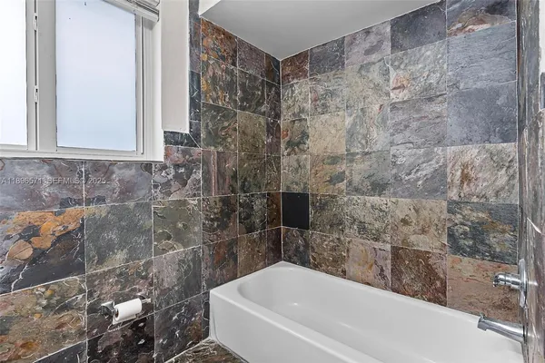 a view of yard with green space