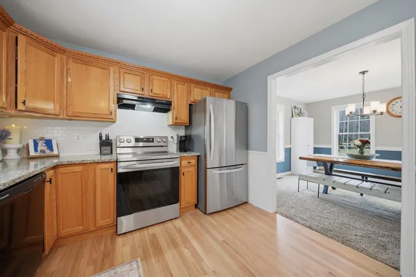 $569,900 | 41 Drew Woods Drive, Derry, NH 03038