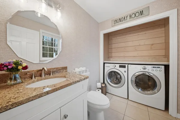 $569,900 | 41 Drew Woods Drive, Derry, NH 03038