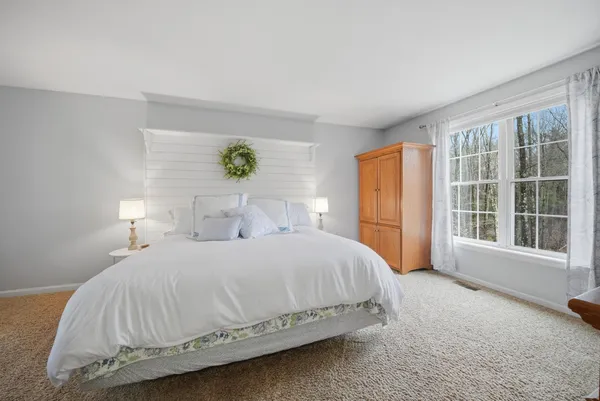 $569,900 | 41 Drew Woods Drive, Derry, NH 03038