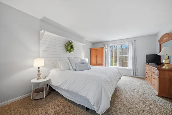 $569,900 | 41 Drew Woods Drive, Derry, NH 03038