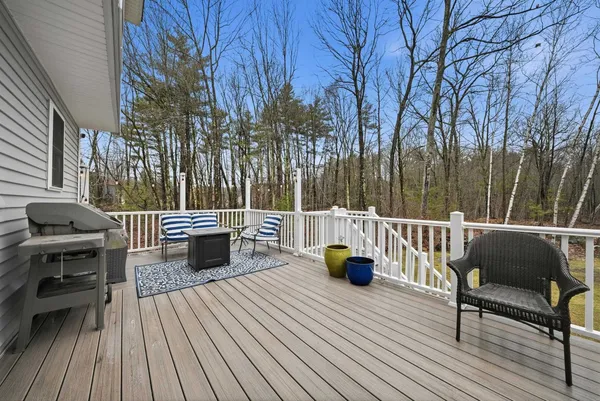 $569,900 | 41 Drew Woods Drive, Derry, NH 03038