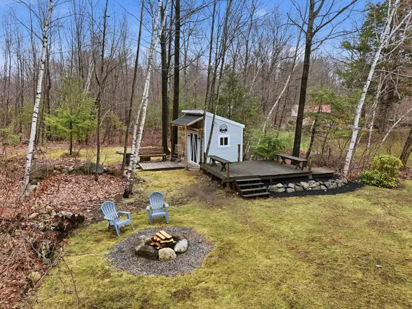 $569,900 | 41 Drew Woods Drive, Derry, NH 03038