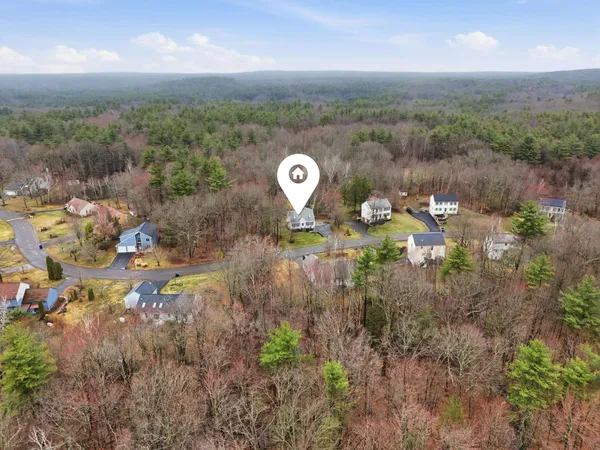 $569,900 | 41 Drew Woods Drive, Derry, NH 03038