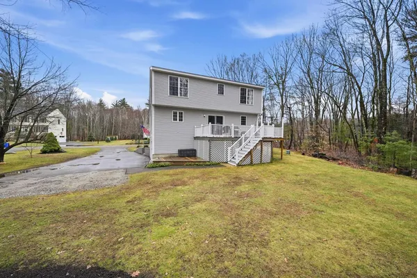 $569,900 | 41 Drew Woods Drive, Derry, NH 03038