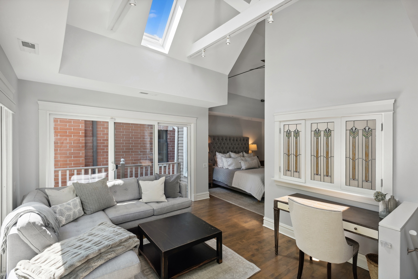 2511 North Burling Street Chicago, IL 60614 - Photo 20 of 37 a living room with furniture and a large window