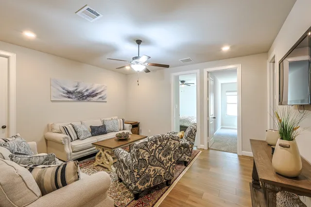 $598,000 | 10337 Bayou Oaks Drive, Conroe, TX 77385