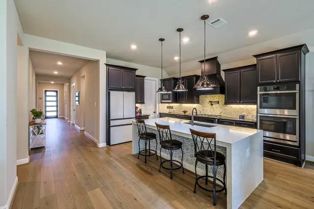 $598,000 | 10337 Bayou Oaks Drive, Conroe, TX 77385