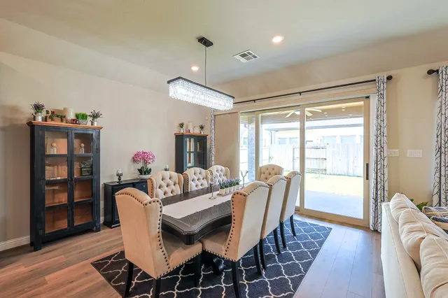 $598,000 | 10337 Bayou Oaks Drive, Conroe, TX 77385