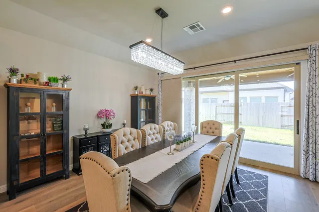 $598,000 | 10337 Bayou Oaks Drive, Conroe, TX 77385