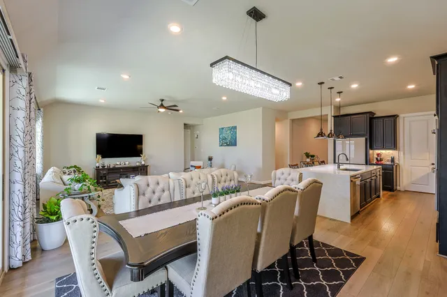 $598,000 | 10337 Bayou Oaks Drive, Conroe, TX 77385